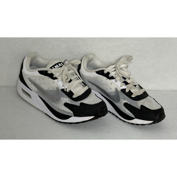 Nike Air Max Solo Womens Size 7 US Black White Athletic Shoes Sneaker FN0784-101 - Picture 2 of 8